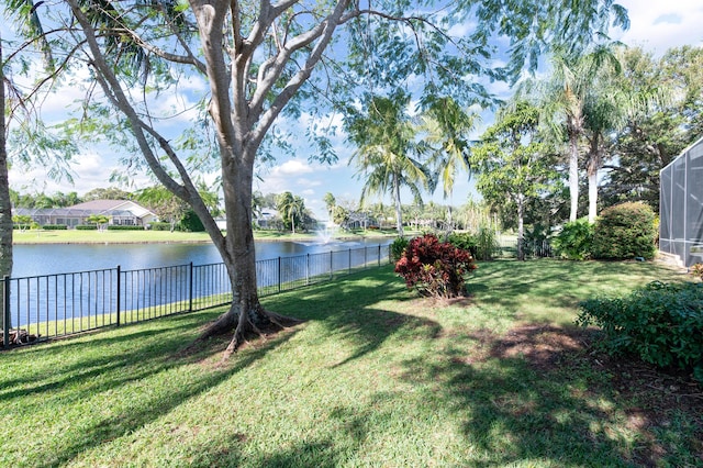 view of yard featuring a water view