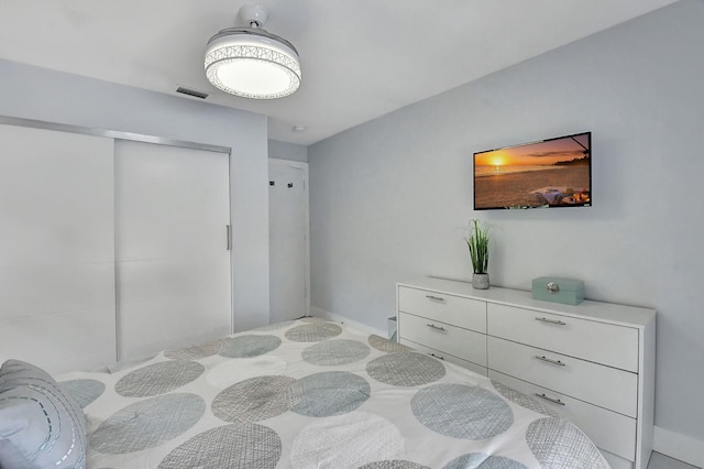 bedroom featuring a closet