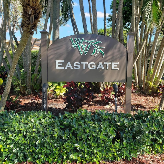 view of community / neighborhood sign