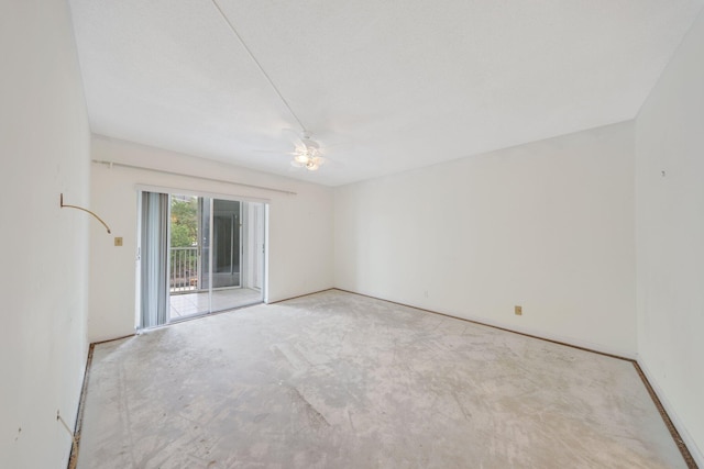 empty room with ceiling fan