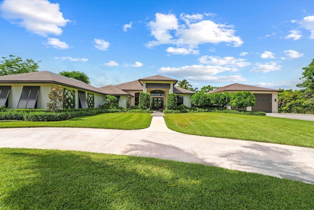 view of front of home featuring a front lawn