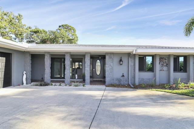 view of front of house featuring a garage