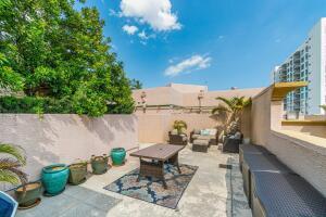 view of patio / terrace featuring an outdoor living space