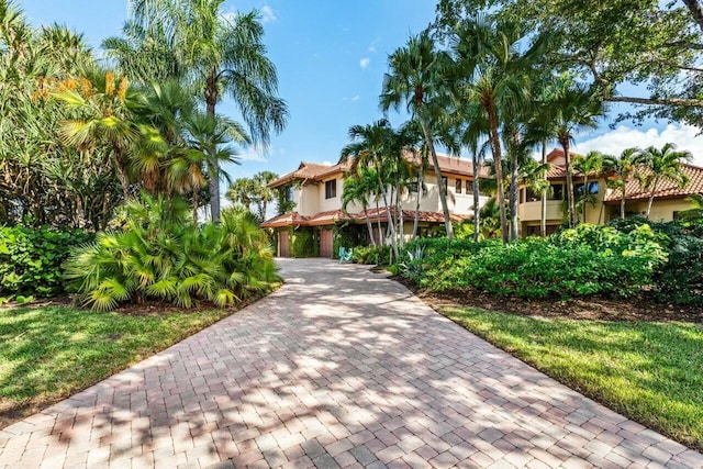 view of front of house featuring a carport