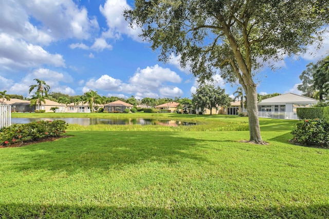 view of yard featuring a water view