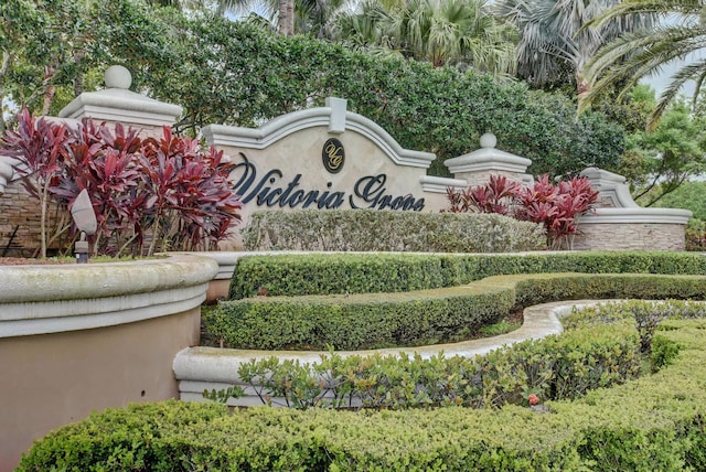 view of community / neighborhood sign