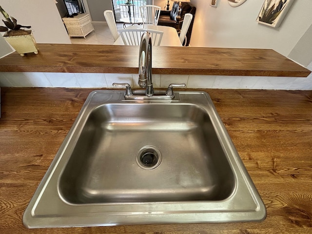 room details with sink