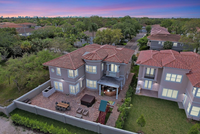 view of aerial view at dusk