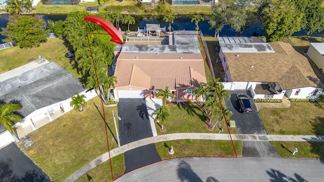 bird's eye view featuring a water view