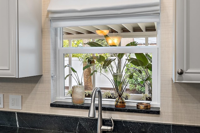513 E Whitney Dr, Jupiter, FL 33458 - kitchen view