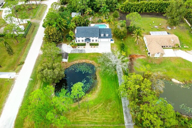 view of yard with a fire pit