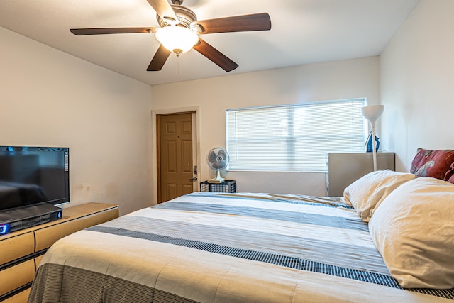 bedroom featuring ceiling fan