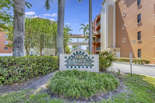 view of community / neighborhood sign