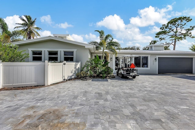 view of front facade featuring a garage