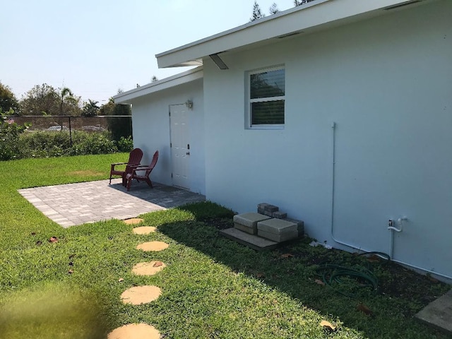 view of yard with a patio