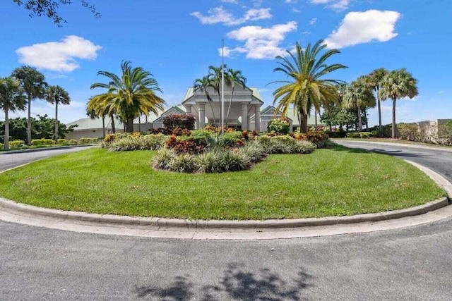 exterior space featuring a lawn