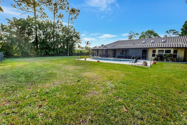 view of yard featuring a patio area