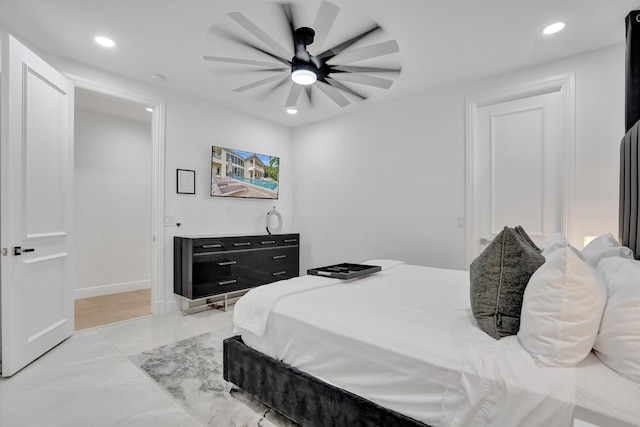 bedroom featuring ceiling fan