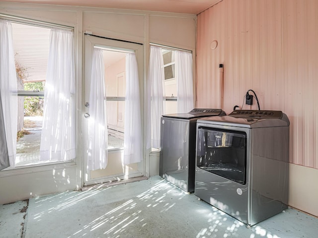 laundry room featuring laundry area and independent washer and dryer