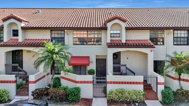 view of mediterranean / spanish-style house