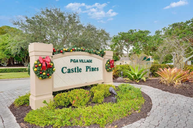 view of community / neighborhood sign