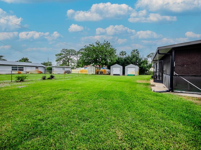 view of yard featuring a shed