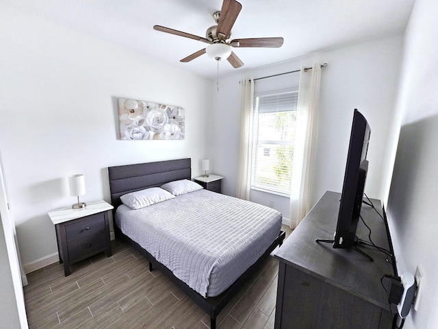 bedroom with ceiling fan