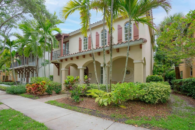 view of mediterranean / spanish-style house