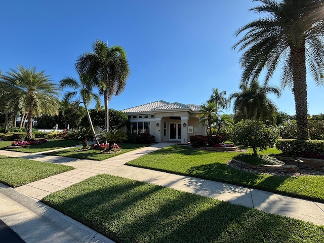 view of front of property with a front yard