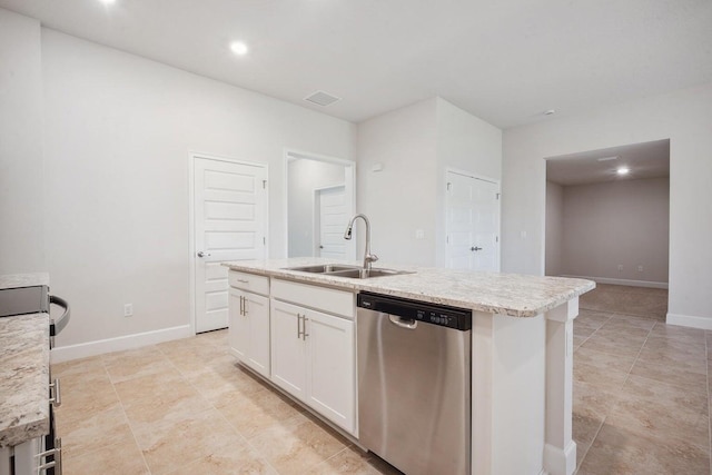 kitchen with stove, a center island with sink, sink, stainless steel dishwasher, and white cabinetry