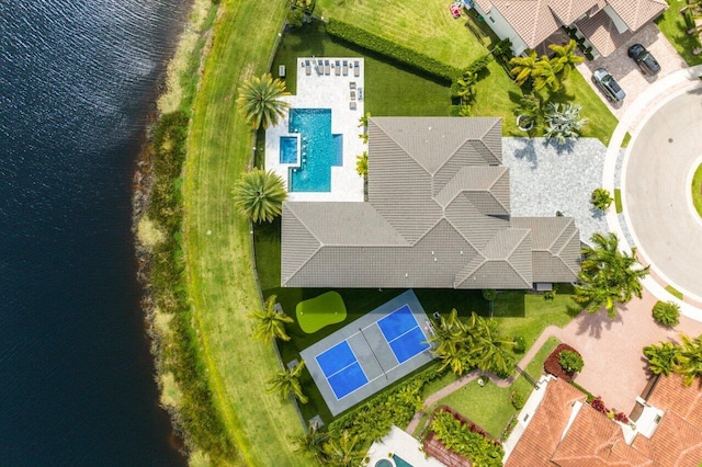 bird's eye view with a water view