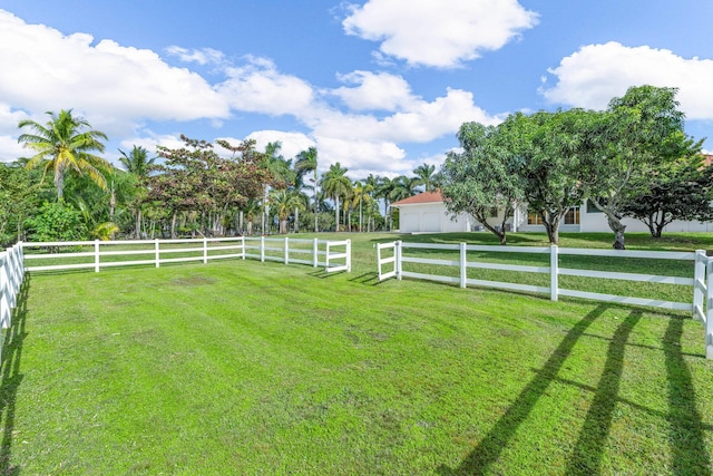 view of yard featuring a rural view