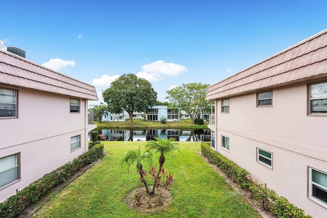 view of yard featuring a water view