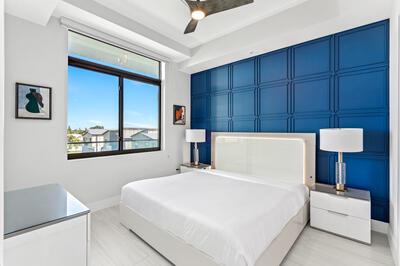 bedroom featuring ceiling fan