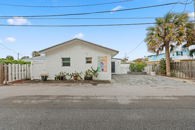 view of front of property