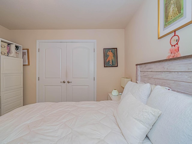 bedroom with a closet