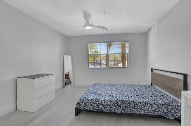 bedroom featuring ceiling fan