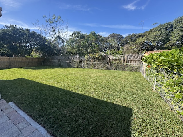 3015 Robert Rd, West Palm Beach, FL 33405 - view of fenced backyard