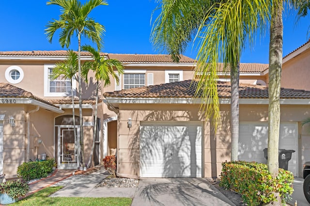 view of front of property featuring a garage