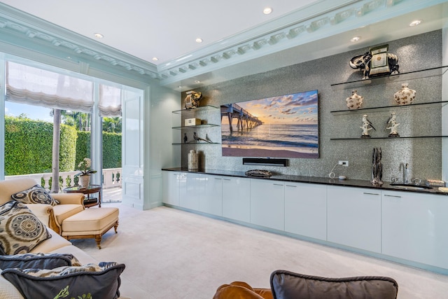 bar featuring wet bar, recessed lighting, a sink, and crown molding