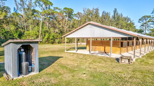 exterior space featuring an outbuilding