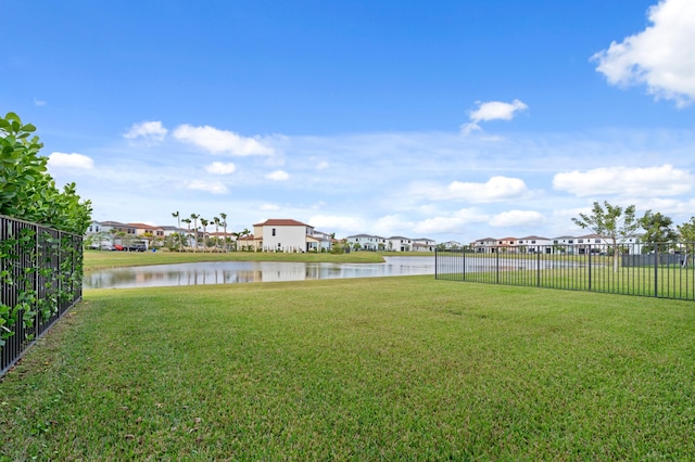 view of yard featuring a water view