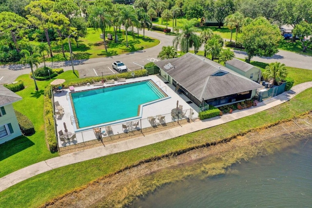 bird's eye view with a water view