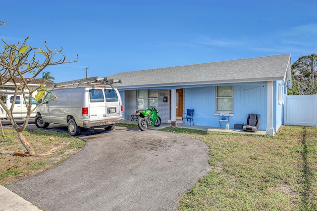 view of front of house with a front lawn