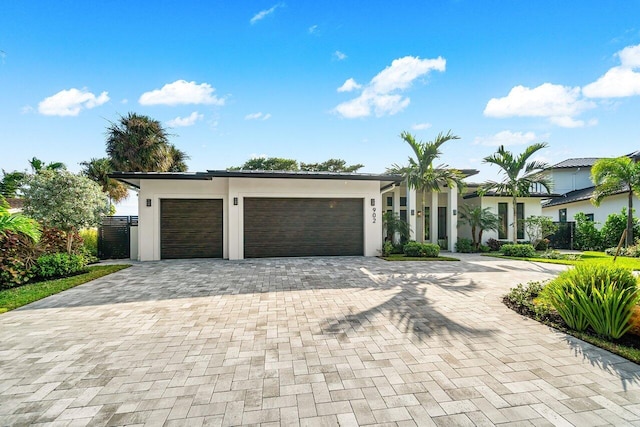 view of front facade featuring a garage