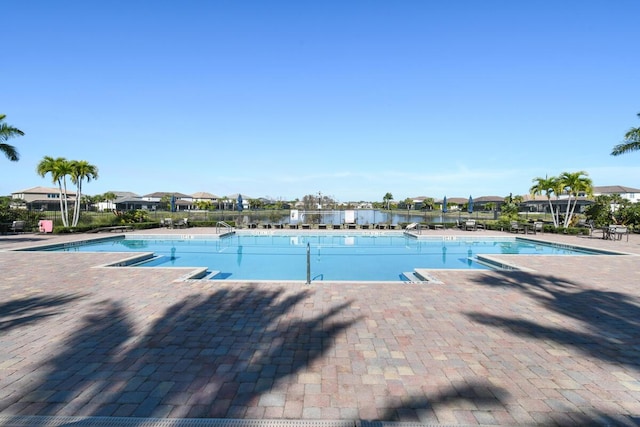 view of swimming pool