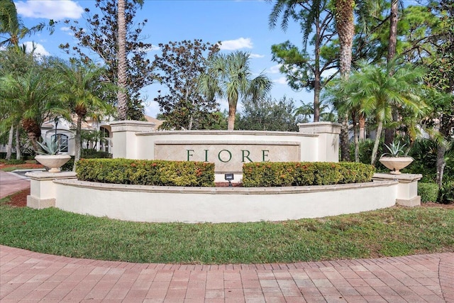 view of community / neighborhood sign