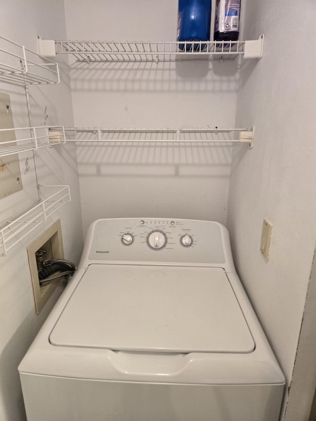 laundry room featuring washer / clothes dryer