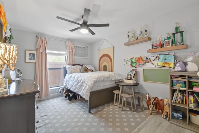 bedroom featuring ceiling fan