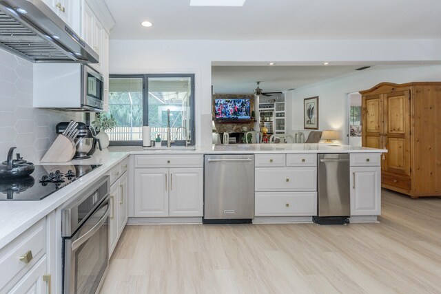 dining space with ceiling fan